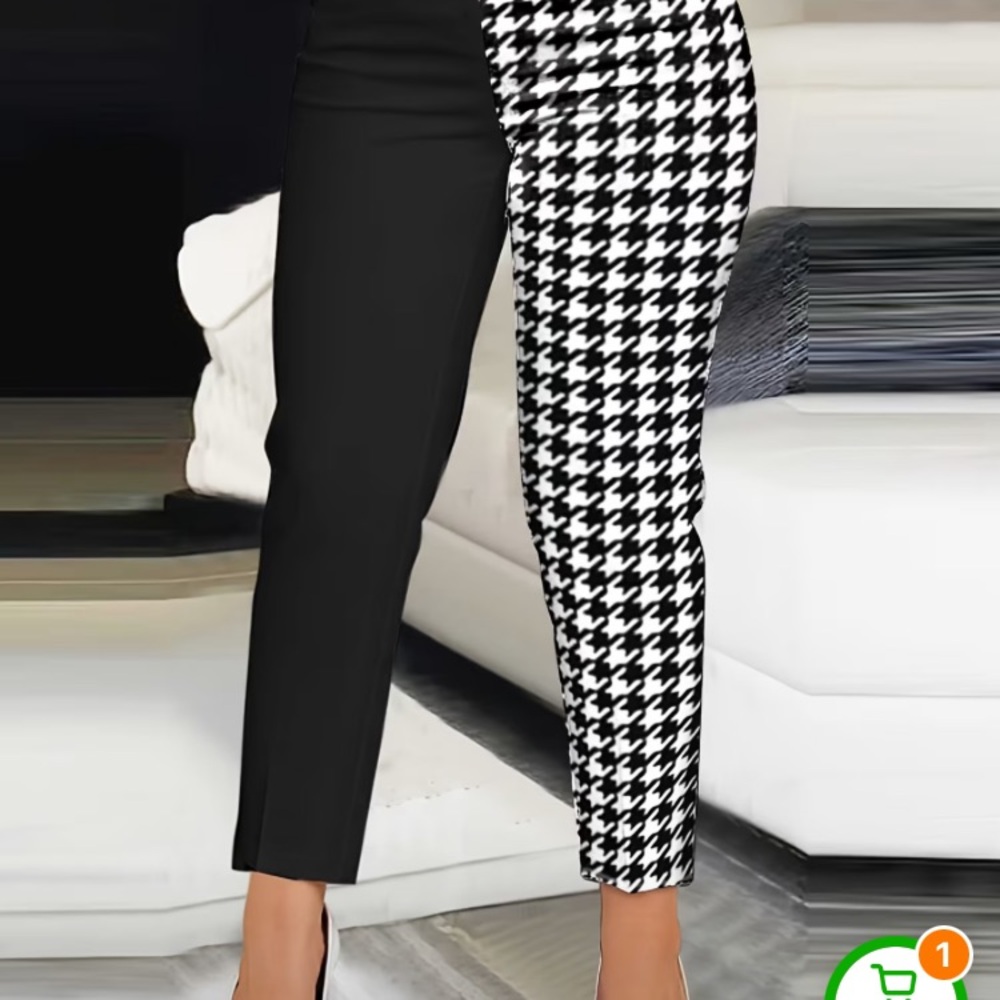 Chic Houndstooth Ankle Pants